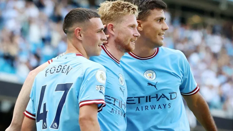 Mất những cầu thủ được xem giỏi nhất thế giới ở vị trí của mình khiến Man.City suy yếu rõ rệt. Guardiola1.jpg