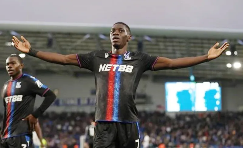 Ismaila Sarr tỏa sáng với một cú đúp Ismaila.jpg