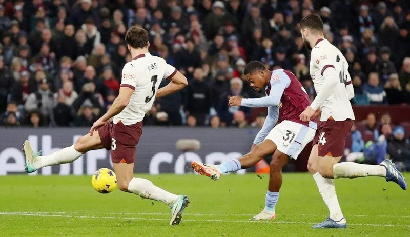 Leon Bailey ghi bàn duy nhất giúp Aston Villa đánh bại Man.City trên sân nhà mùa giải trước. emery1-7497.jpg