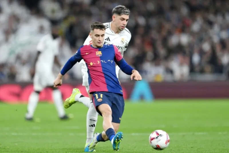 Marc Casado có màn thể hiện tuyệt vời khi Barcelona đè bẹp Real Madrid. marc-casado-6120.jpg