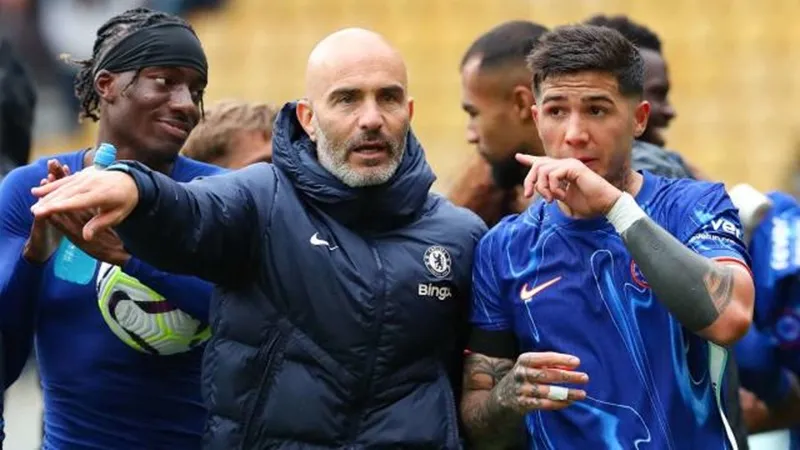 Enzo Fernandez tin rằng anh đã tiến bộ dưới thời HLV Enzo Maresca. Chelsea.jpg