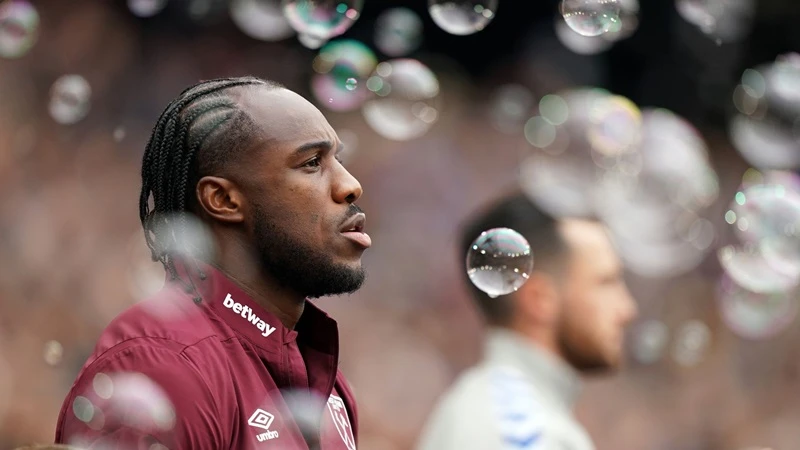 Michail Antonio cho biết anh rất biết ơn vì còn được sống sau tai nạn ô tô kinh hoàng.