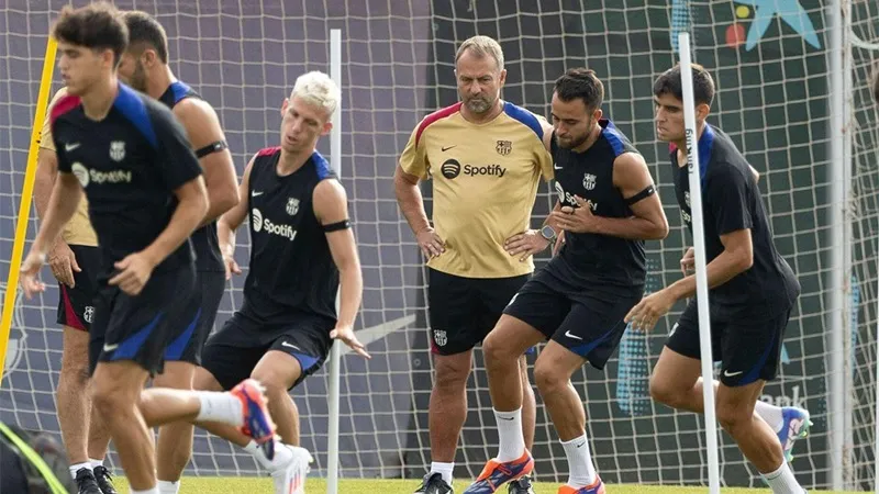 Dani Olmo trở lại tập luyện với đáng vẻ “buồn bã và chán nản”. Barcelona1.jpg