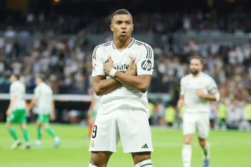 Mbappe tìm lại bản năng sát thủ khi ghi 6 bàn trong tháng cuối năm và có 14 bàn trên mọi đấu trường. Real Madrid1.jpg