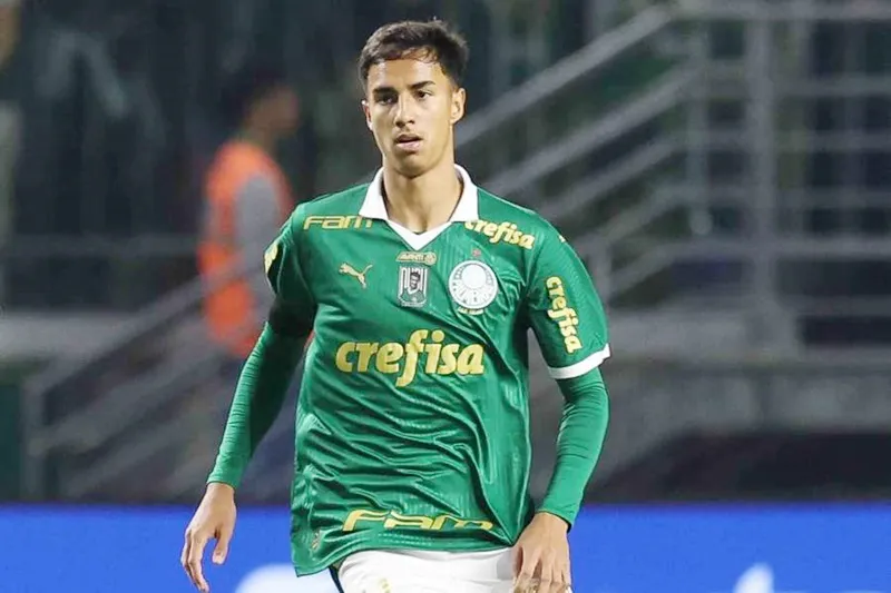 Man.City đã tiếp cận Palmeiras (Brazil) về một thỏa thuận cho trung vệ trẻ Vitor Reis. Vitor Reis.jpeg