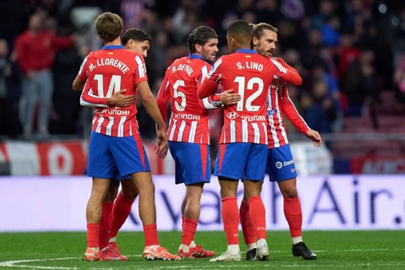 Atletico Madrid trở lại ngôi đầu bảng La Liga sau khi hạ gục Osasuna ở vòng 19