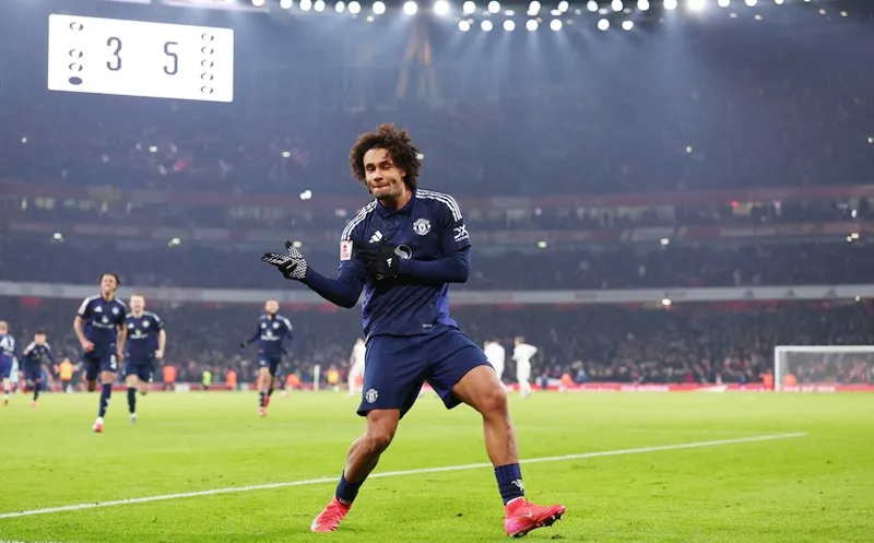 Joshua Zirkzee thực hiện thành công quả luân lưu cuối cùng khi Man.United đánh bại Arsenal 5-3. Joshua Zirkzee.jpg