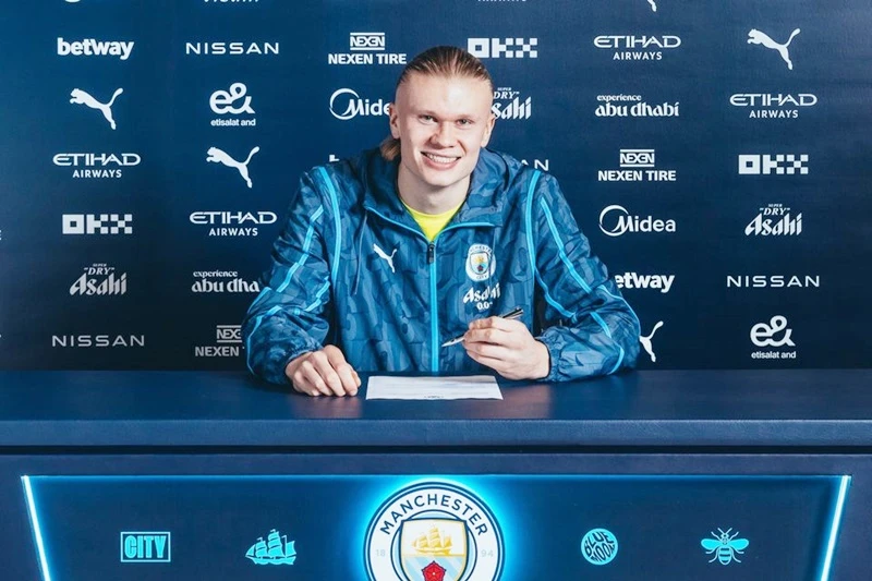 Erling Haaland tạo nên cú sốc lớn khi ký hợp đồng mới khổng lồ 10 năm với Man.City.