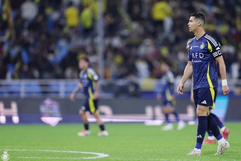 Ronaldo có trận đấu kém duyên khiến Al-Nassr chia điểm với Al-Taawon