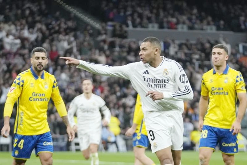 HLV Carlo Ancelotti tin rằng Kylian Mbappe là một tiền đạo trung tâm tuyệt vời.