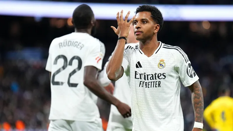 Rodrygo ấn định chiến thắng đưa nhà vô địch Real Madrid trở lại ngôi đầu của La Liga. Real Madrid1.jpg