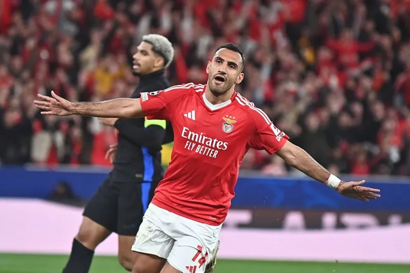 Vangelis Pavlidis lập hat-trick nhanh thứ 3 trong lịch sử Champions League nhưng Benfica vẫn thúc thủ 4-5 trước Barcelona. Vangelis Pavlidis.jpg