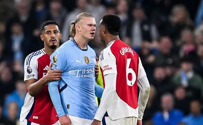 Căng thẳng giữa Erling Haaland và Gabriel dự kiến tái diễn khi Man.City làm khách tại Arsenal.