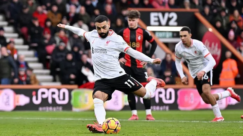Mohamed Salah tiếp tục mùa giải tuyệt vời khi ghi cả 2 bàn giúp Liverpool thắng 2-0 trước Bournemouth.