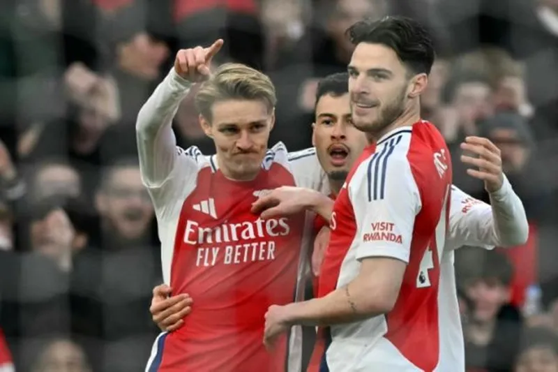 Arsenal đưa ra tuyên bố mạnh mẽ trong cuộc đua vô địch với chiến thắng 5-1 trước Man.City.