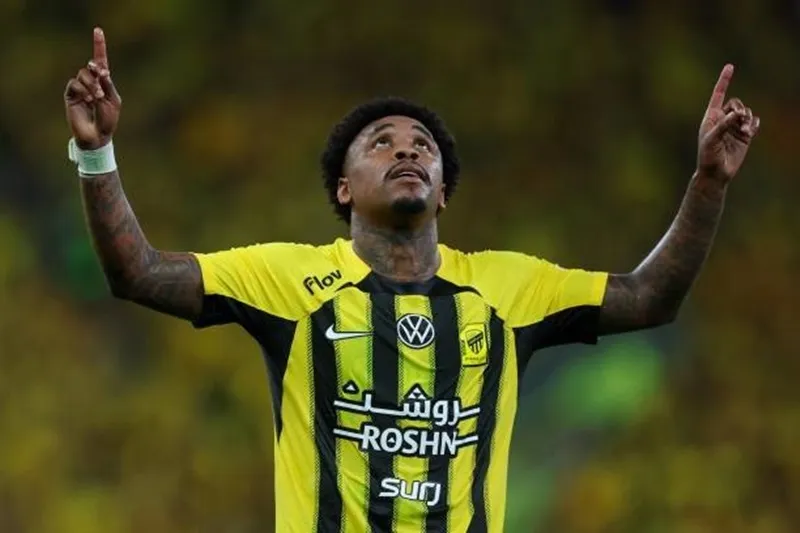Steven Bergwijn ghi 2 bàn liên tiếp để giúp Al-Ittihad dẫn ngược 3-1 Bergwijn.jpg