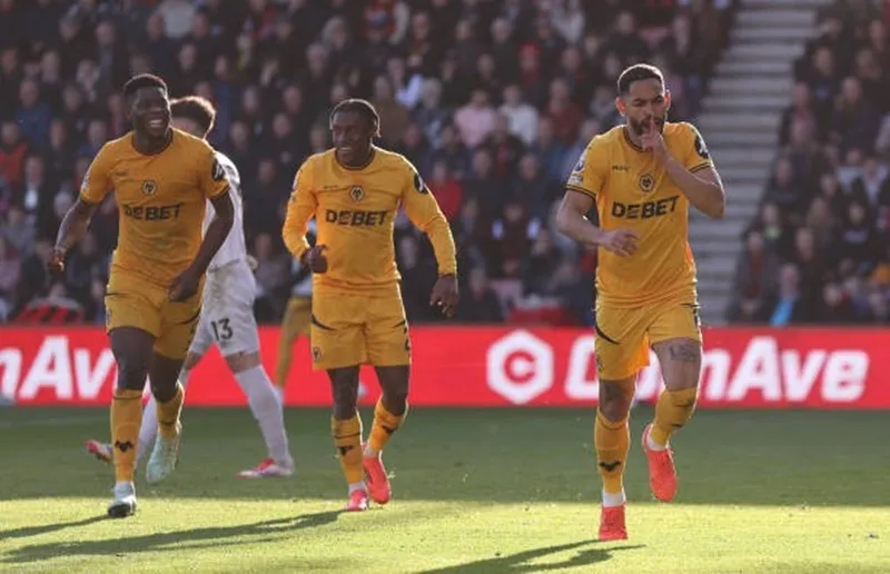 Cunha (ngoài cùng bên phải) mang về chiến thắng 1-0 cho Wolves trước Bournemouth