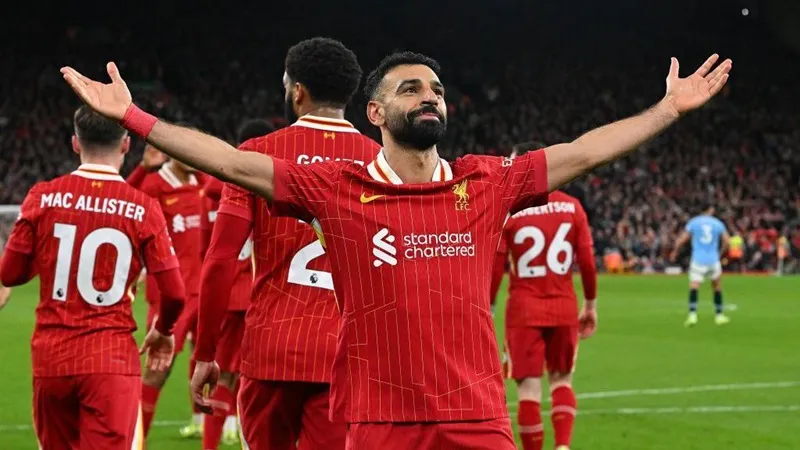Salah ngạo nghễ sau là bàn thắng thứ 30 của anh trong một chiến dịch xuất sắc. Liverpool1.jpg