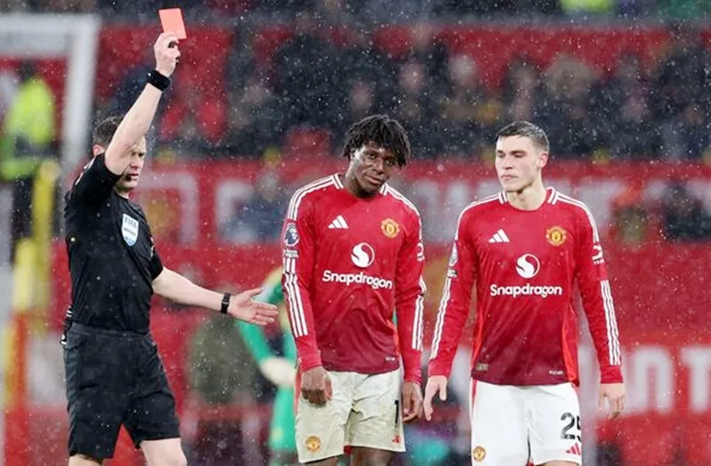 HLV Ruben Amorim bảo vệ Patrick Dorgu sau 2 sai lầm lớn đẩy Man.United vào khó khăn. Patrick Dorgu.jpg