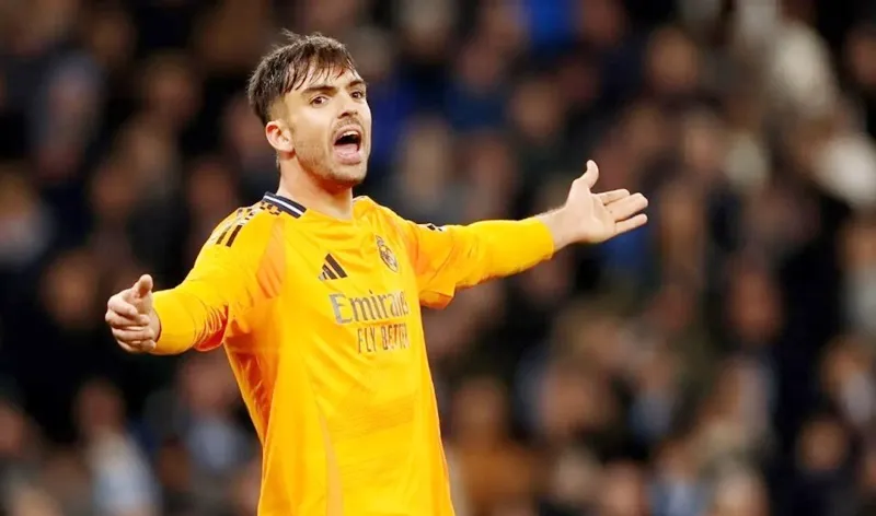 Trận đấu bị hoãn một thời gian ngắn vì tiếng hô vang nhằm vào của Raul Asencio của Real Madrid. Raul Asencio.jpg