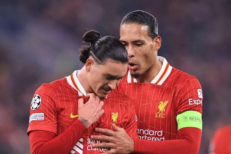 Virgil van Dijk thúc giục Darwin Nunez tạo tác động đến các trận đấu cuối cùng của Liverpool.