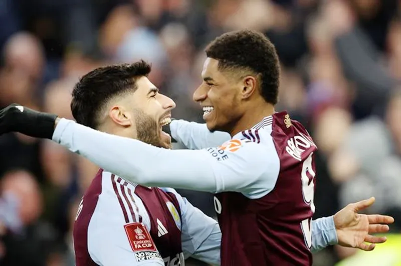 Các tân binh Marco Asensio và Marcus Rashford thổi vào Aston Villa nguồn sinh khí mới. Marco Asensio 1.jpg