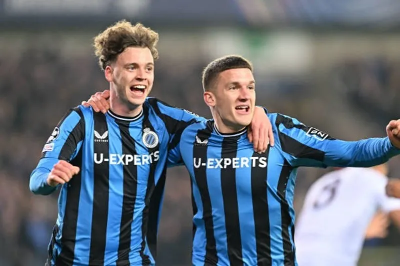 Bộ đôi Tzolis - De Cuyper mang về bàn quân bình 1-1 cho Brugge Brugge.jpg