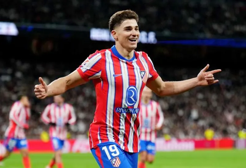 Julian Alvarez ghi bàn giúp Atletico duy trì cơ hội ở lượt về vào tuần tới tại sân Metropolitano. Julian Alvarez.jpg