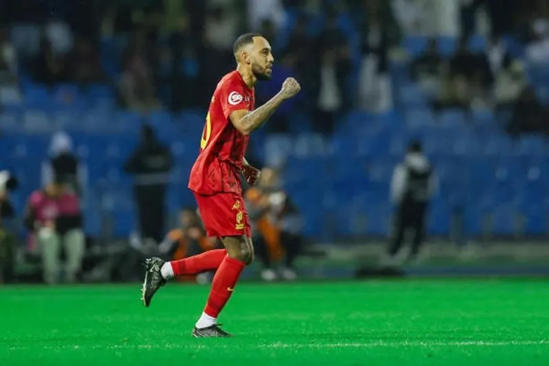 Aubameyang chọc thủng lưới Al-Ittihad ở phút bù giờ đầu tiên Aubameyang.jpg