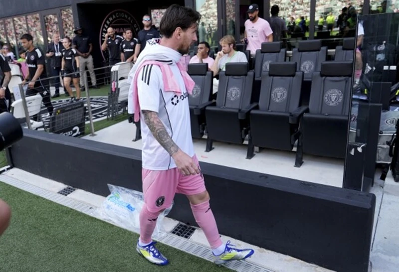 Messi không thể vào sân vì Inter Miami sớm phải chơi thiếu người. Miami.jpg