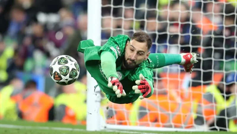 Nếu Alisson là người hùng của lượt đi thì Gianluigi Donnarumma có màn trình diễn quyết định chiến thắng chung cuộc cho PSG. Gianluigi Donnarumma.png