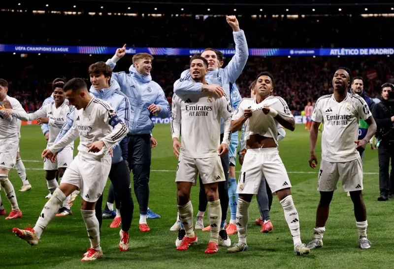 Real Madrid tiến vào tứ kết và tiếp tục trên con đường nâng cao chiếc Cúp châu Âu lần thứ 16 kỷ lục. Jude Bellingham 1.jpg