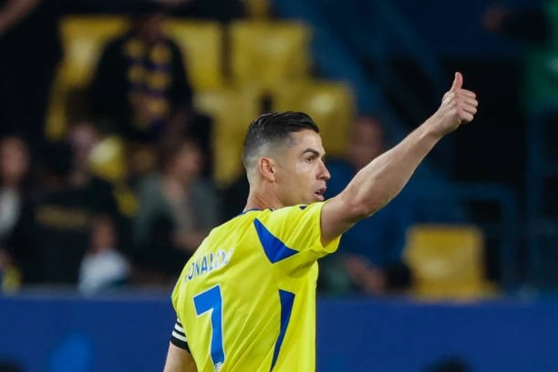 Bàn thắng của Ronaldo đến ngay đầu hiệp 1 Ronaldo.jpg
