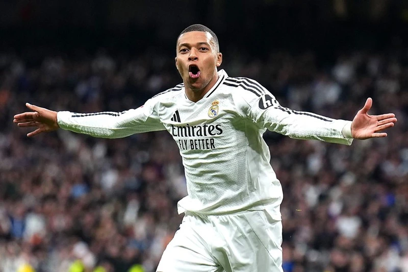 Kylian Mbappe không quan tâm PSG tốt như thế nào mà là cố giúp Real Madrid thắng “cú ăn ba” lịch sử.