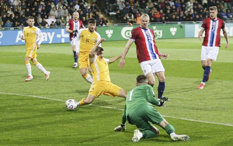 Erling Haaland ghi bàn thứ 39 bàn sau 40 lần ra sân cho đội tuyển Na Uy. Erling Haaland 1.jpg