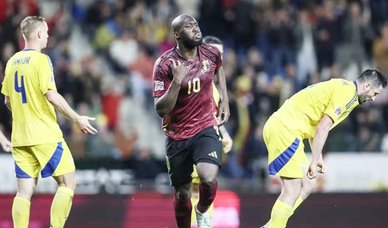 Romelu Lukaku ghi cú đúp muộn để có bàn thắng quốc tế thứ 88 của mình. Ukraine.jpg