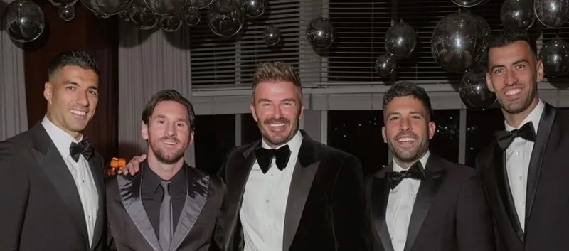 Lionel Messi và đồng đội tại buổi tiệc kỷ niệm sinh nhật lần thứ 50 của David Beckham.