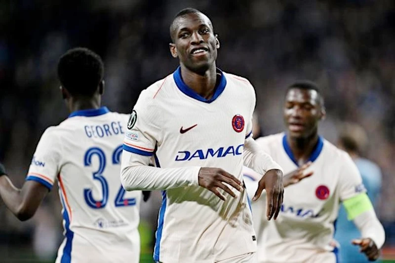 Nicolas Jackson vào sân và đóng góp cú đúp giúp Chelsea thắng 4-1 tại Djurgarden