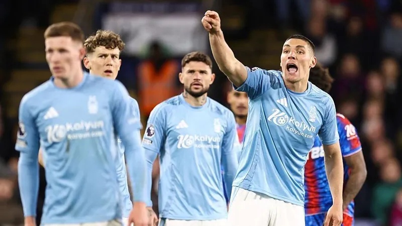 Nottingham Forest hòa Crystal Palace 1-1 khiến hy vọng giành suất Champions League mong manh hơn bao giờ hết.
