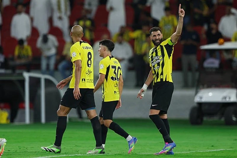 Benzema cùng các đồng đội đang rất gần với việc lên ngôi vô địch Saudi Pro League mùa này 049e2ef2-ffbb-4eb8-8515-09af47da84d8.jpg