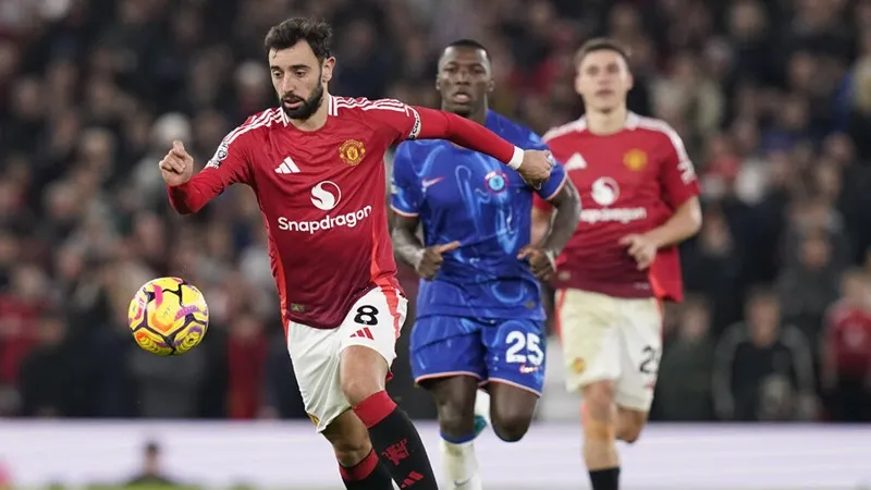 Một cầu thủ rất quan trọng như Bruno Fernandes vẫn đá chính và chơi gần hết trận. Bruno Fernandes.jpg