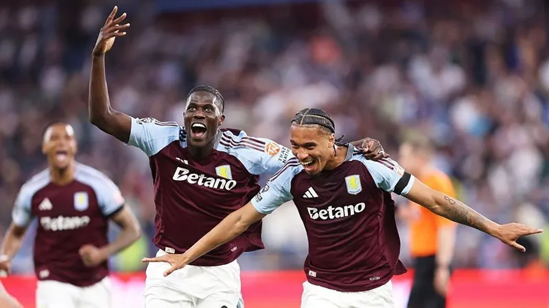 Aston Villa đánh bại Tottenham 2-0 để cải thiện cơ hội giành suất Champions League.
