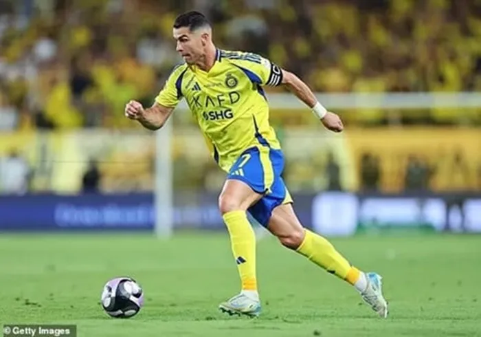 Cristiano Ronaldo trong màu áo Al-Nassr