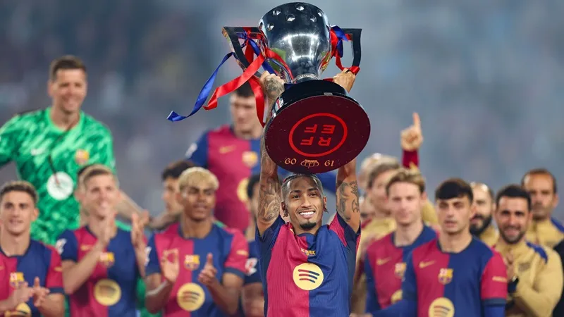 Raphinha đã ký gia hạn hợp đồng với Barcelona cho đến năm 2028.