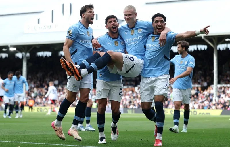Guardiola thừa nhận Man.City giành quyền tham dự Champions League vui như giành chức vô địch. Pep Guardiola.jpg
