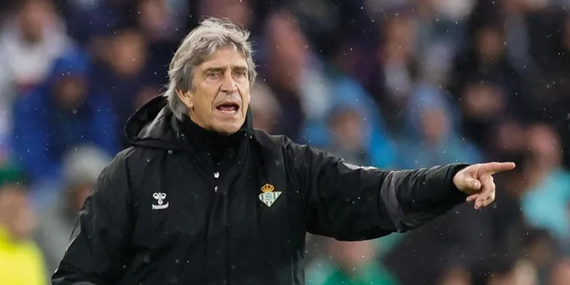 HLV Manuel Pellegrini tin Real Betis sẽ đánh bại Chelsea ở chung kết UEFA Conference League. Pellegrini.jpeg