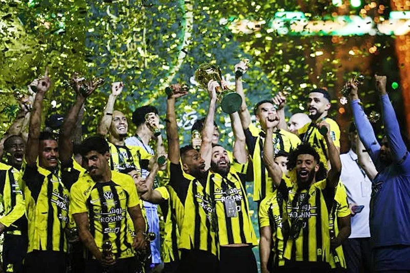 Al-Ittihad thâu tóm cú đúp danh hiệu quốc nội sau khi vô địch cúp nhà Vua Saudi