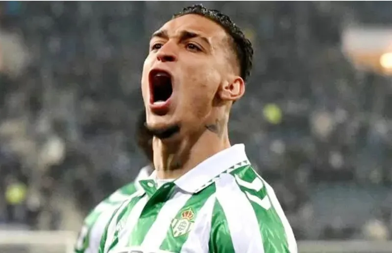 Antony sẽ trở lại Manchester United