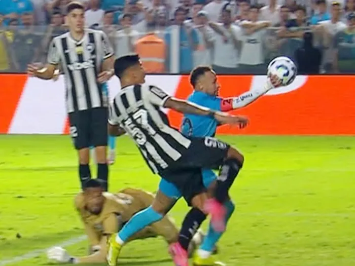 Chỉ vì Neymar cố gắng tái hiện bàn thắng “Bàn tay của Chúa” của Diego Maradona. Neymar.jpg