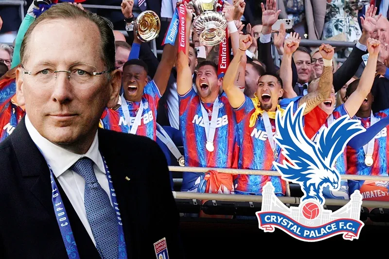 Tỷ phú John Textor là cổ đông lớn nhất của Crystal Palace và cũng sở hữu Lyon của Pháp.
